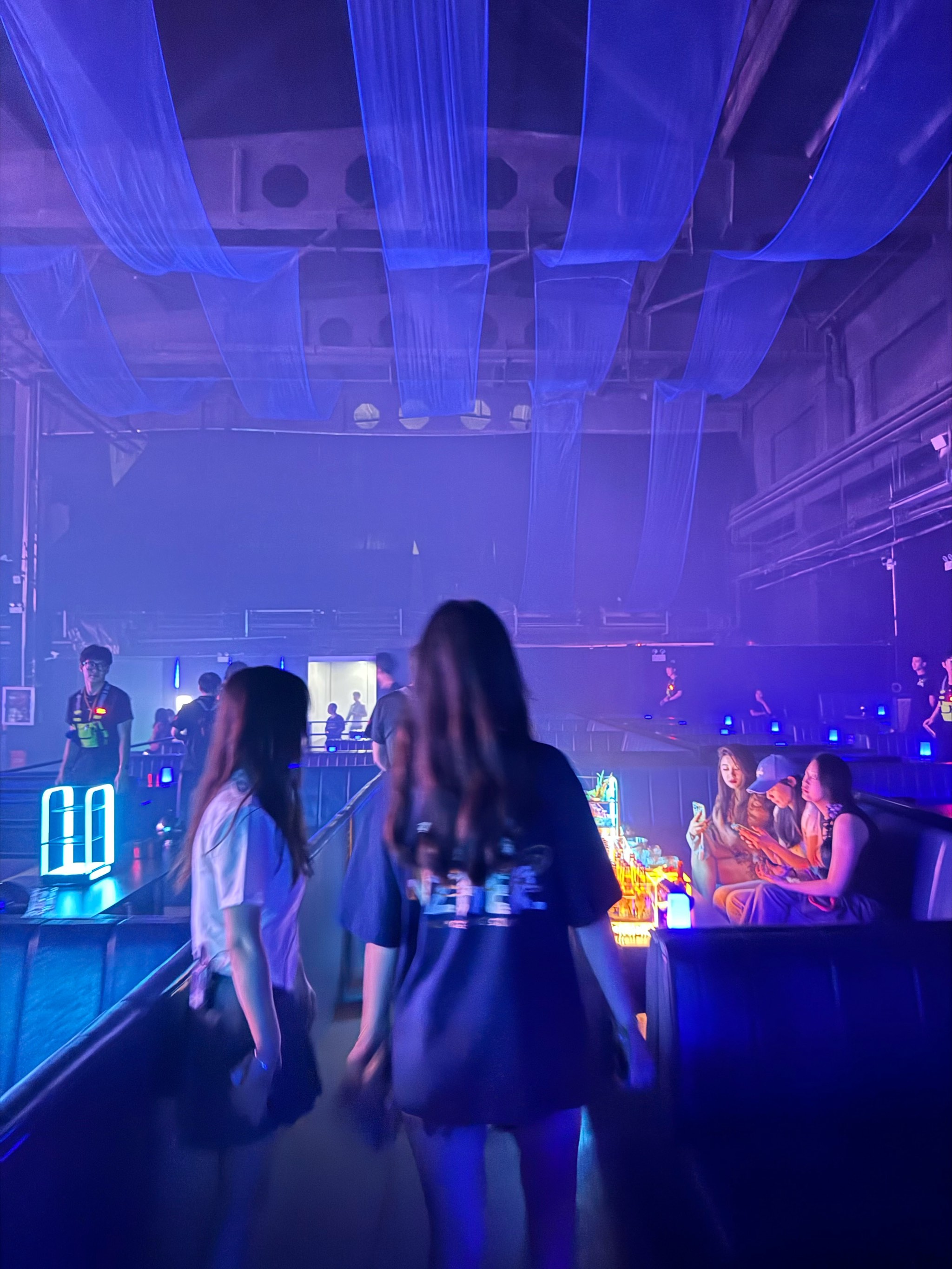 鹤岗商务KTV氛围浓 -工农区ktv预订